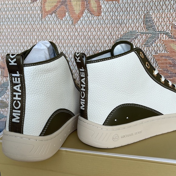 MICHAEL KORS SHEA MID HIGH TOP
FAUX LEATHER
49F3SHFESL
OLIVE
New - Picture 15 of 16